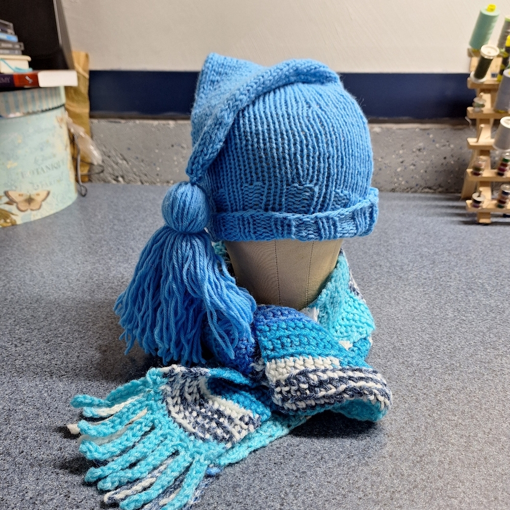 Handmade Crocheted "Ombre Hat & Blue Strata Scarf" Set, Adult/Teen, NWT